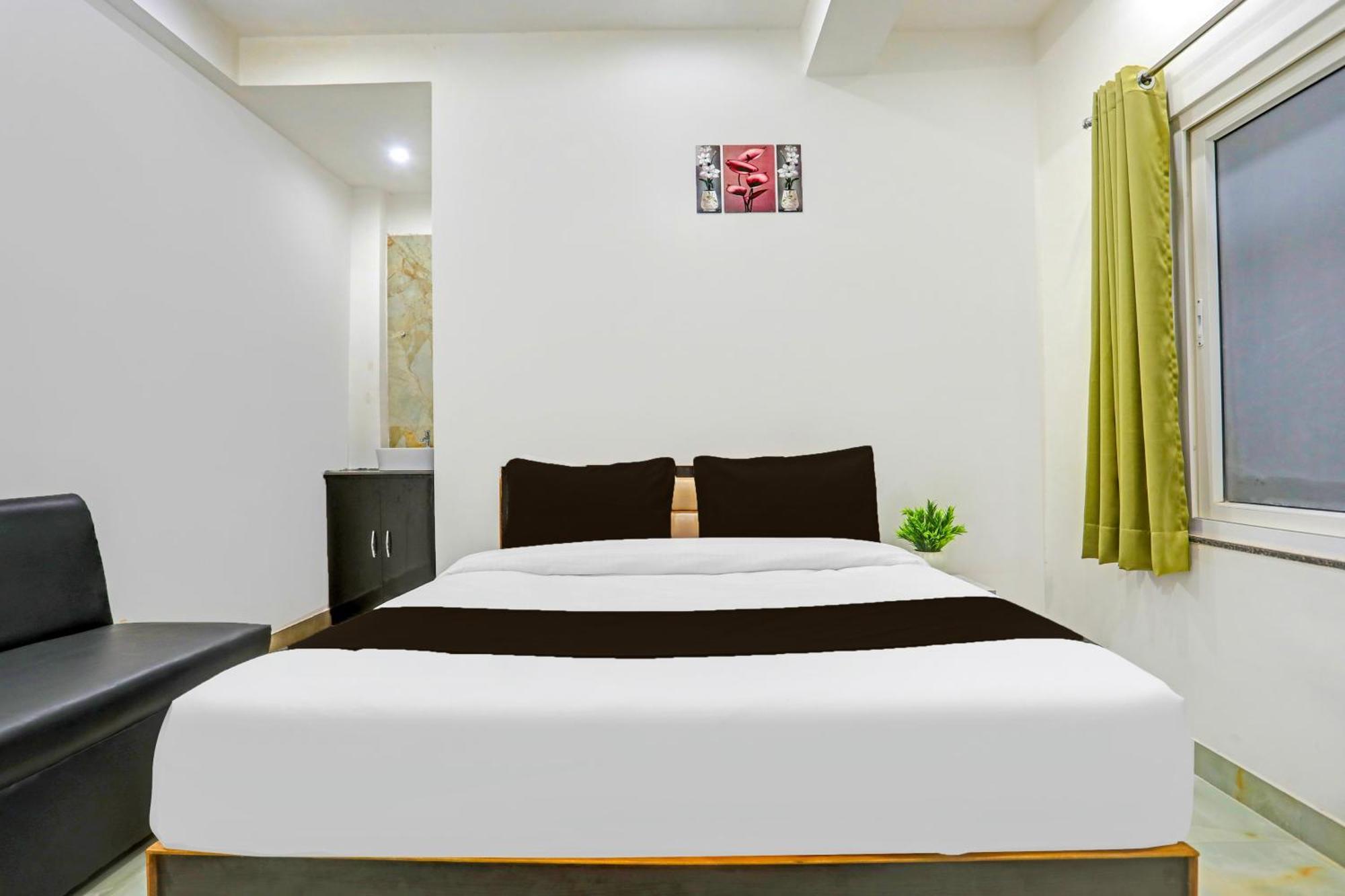 Hotel O The Maruti Paying Guest House Варанасі Екстер'єр фото